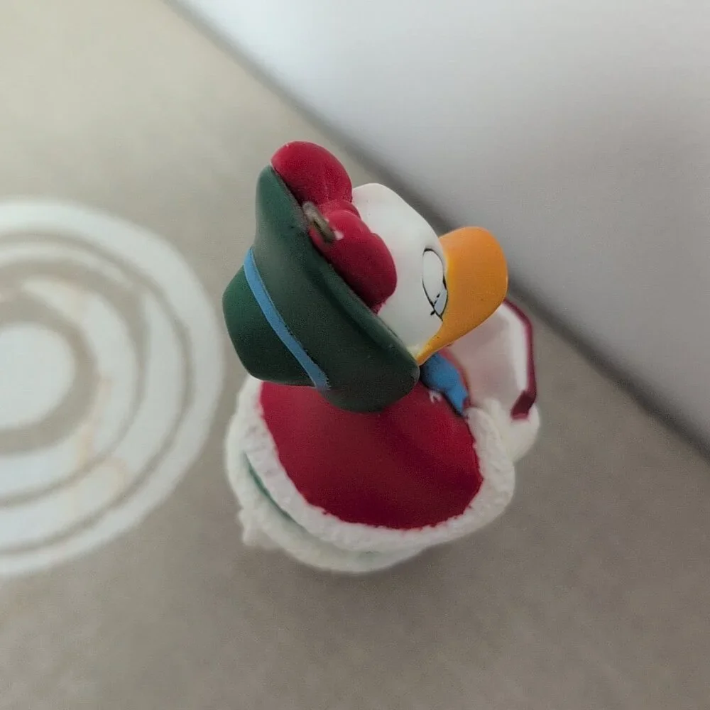 Vintage Walt Disney Daisy Duck Christmas Caroler Ornament Collectible 1988 - Picture 4 of 5